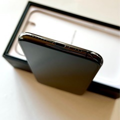 iPhone 11pro スペースグレー 256G 美品！+おまけの画像