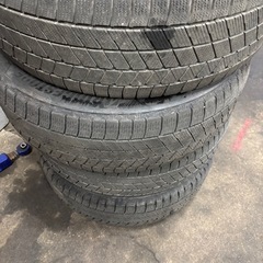 215/60r17 ブリヂストンスタッドレス　4本