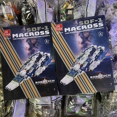 【新品】【大型】超時空要塞マクロスSDF-1 未組立(変形、電飾付き)の画像