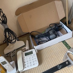 掃除機、脚立、電ノコ、電話機、シュレッダーなどの画像
