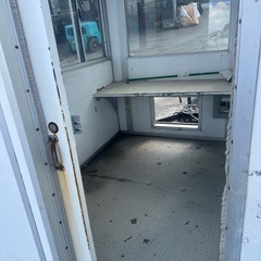 トレーラー付きコンテナの画像