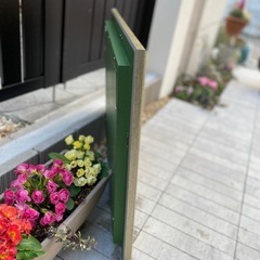 銀色の額縁の画像
