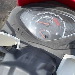 【車やバイクと交換可】ホンダHONDAクリックCLIQ110 スクーター1番人気・希少の赤　ボックス付の画像