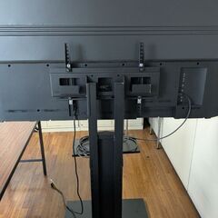 JAPANNEXT JN-V6500UHDR 65インチPCモニターとモニタースタンドの画像