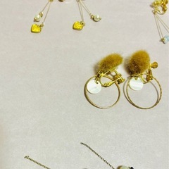 ハンドメイド含むイヤリング揺れるタイプセット✳︎５点まとめ売りの画像