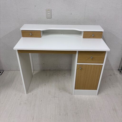 22777  収納 引き出し 扉付きデスク　学習デスク NITORI   ◆大阪市内・東大阪市他 6,000円以上ご購入で無料配達いたします！◆ ※高槻・枚方方面◆西宮・尼崎方面◆生駒方面　それぞれ条件付き無料配送あり！