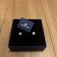 SWAROVSKI - 新品未使用品 保証書付き スワロフスキー ピアス