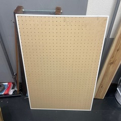有孔ボード　パンチングボードの画像