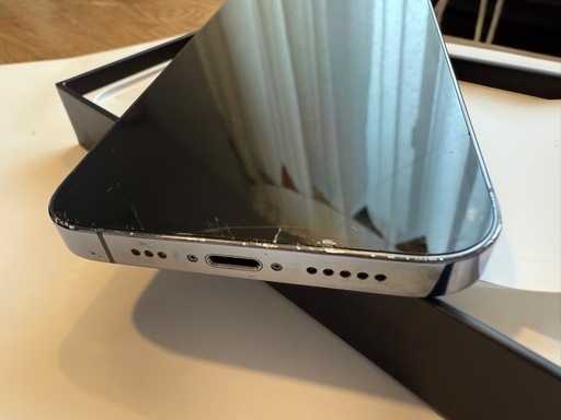 iPhone 13Proブルー256G画面にひびあり 箱付き 中古品 iPhone 13 pro 256GB