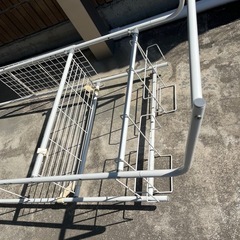 ドラム式洗濯機9kgと洗濯機棚の画像