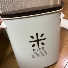 【お譲り先決定】米びつ
