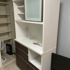 食器棚の画像