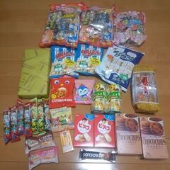 お話し中　お菓子いろいろ☺️