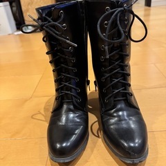 編み上げブーツ22.5センチ