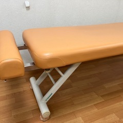 カイロ整体施術ベッドの画像