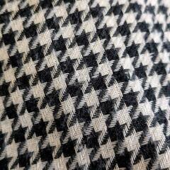 黒色 千鳥格子柄 フリンジ付き スト―ルの画像