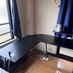 パソコンデスクの画像