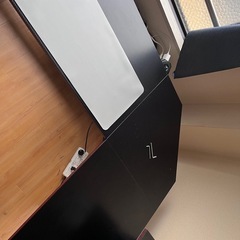 パソコンデスクの画像