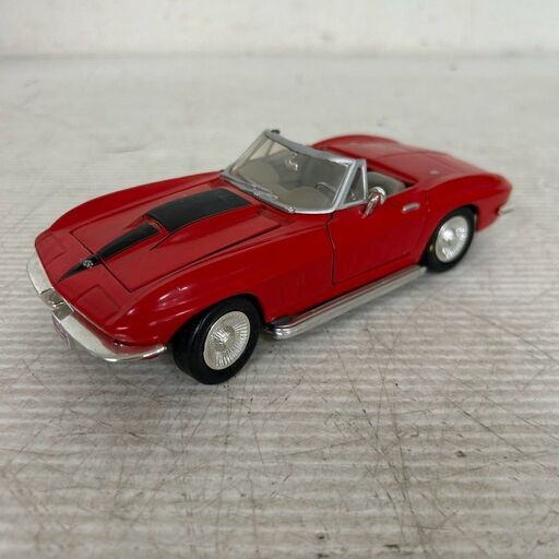 【メーカー不明】シボレー コルベット 1967 1/24スケール Chevrolet Corvette レッド ミニカー ダイキャスト コレクション 模型 Y1149