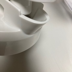 受け渡し者決定　ワンプッシュ簡単操作・横置きもできる冷水筒(2.1 L ホワイト) - ニトリの画像