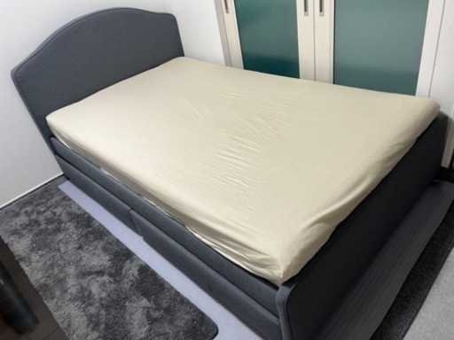 セミダブルベッド