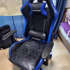 人間工学椅子（旧）+ 組み立て式のテーブルの画像
