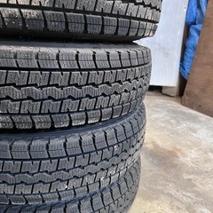 ダンロップウインターマックス　スタッドレス　145R12 バン　トラックの画像