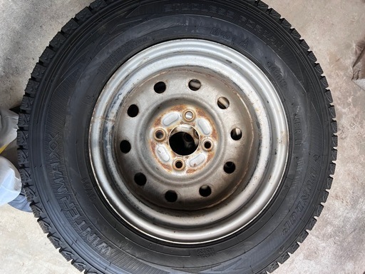ダンロップウインターマックス　スタッドレス　145R12 バン　トラック