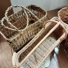 差し上げます。キレイな缶とカゴ