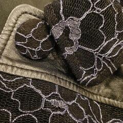 牛革とレースのジャケットの画像