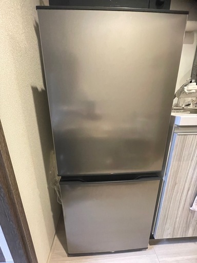 引き渡し決定しました【2022年製】AQUA冷蔵庫135ℓ【保証は特定部品のみ残り3年ほど】引き取りに来て頂ける方