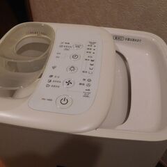 SHARPの加湿器「HV-H55-W」中古完動品　プラズマクラスターの画像