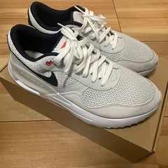 ナイキ　AIRMAX SYSTM