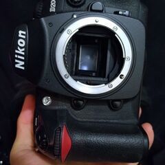  NIKON　D200 ボディのみ　電池蓋別売