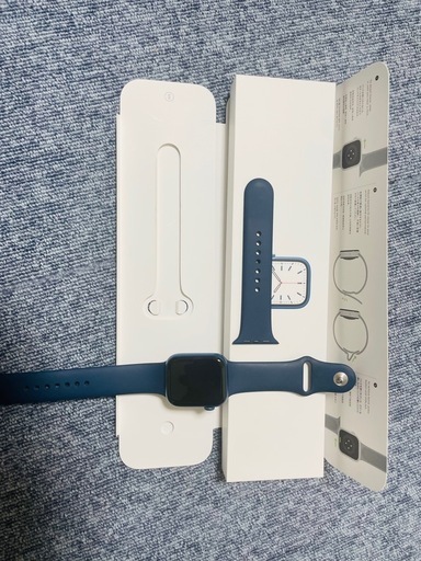 Apple Watch Series 7 (GPS + Cellular)