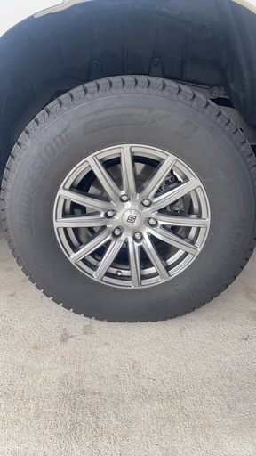 スタッドレスタイヤ