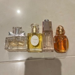 Dior 香水　ミニボトル4つの画像