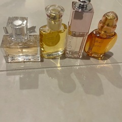 Dior 香水　ミニボトル4つの画像