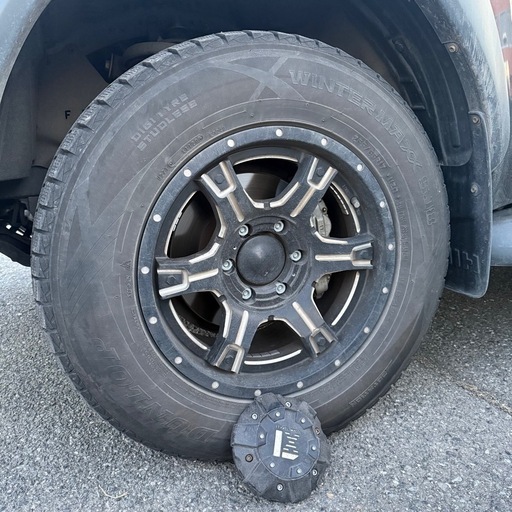 スタッドレス＆ホイールセット ハイラックス FJクルーザー等