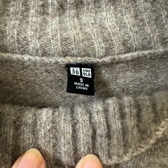 UNIQLO モックネックセーター ベージュ Sサイズの画像