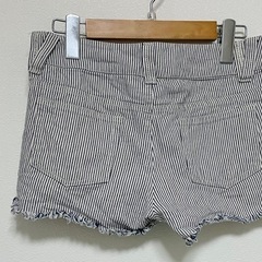 ストライプ ショートパンツ の画像