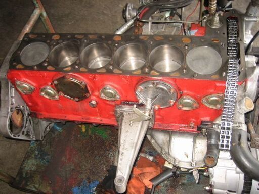 ベンツSLエンジン専門工場-113SL各部加工済み部品取り付け調整