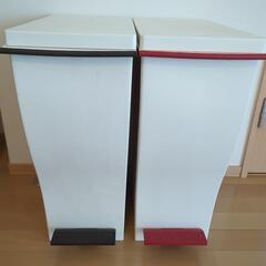 【2点セット☆洗浄済み！】スリム　蓋付き　ペダル　ゴミ箱　