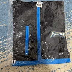⭐️新品⭐️日ハム来場者記念　ウインドブレーカー(S)