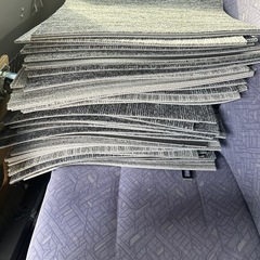 1枚100円 中古　日本製タイルかペット　120枚→残り80枚