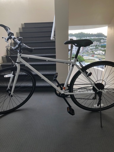 受け渡し完了しました 早い者勝ち！すぐ乗れます 6段ギア 屋内保管 定価3万 クロスバイク