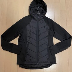 H&M  薄めのダウン　スポーツタイプ　サイズs