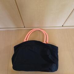 adidasトートバッグの画像