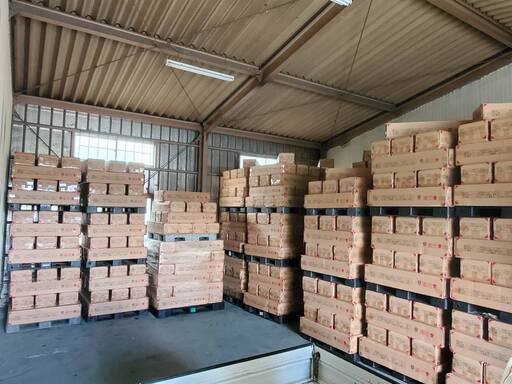 在庫多数あり シングルベッド 2杯収納コンセント付・シャビーホワイト