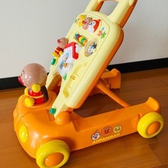 歩行器　アンパンマンすくすくウォーカーの画像